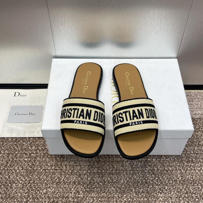ch**an D*or slippers